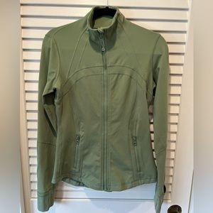 Lululemon jacket size 8